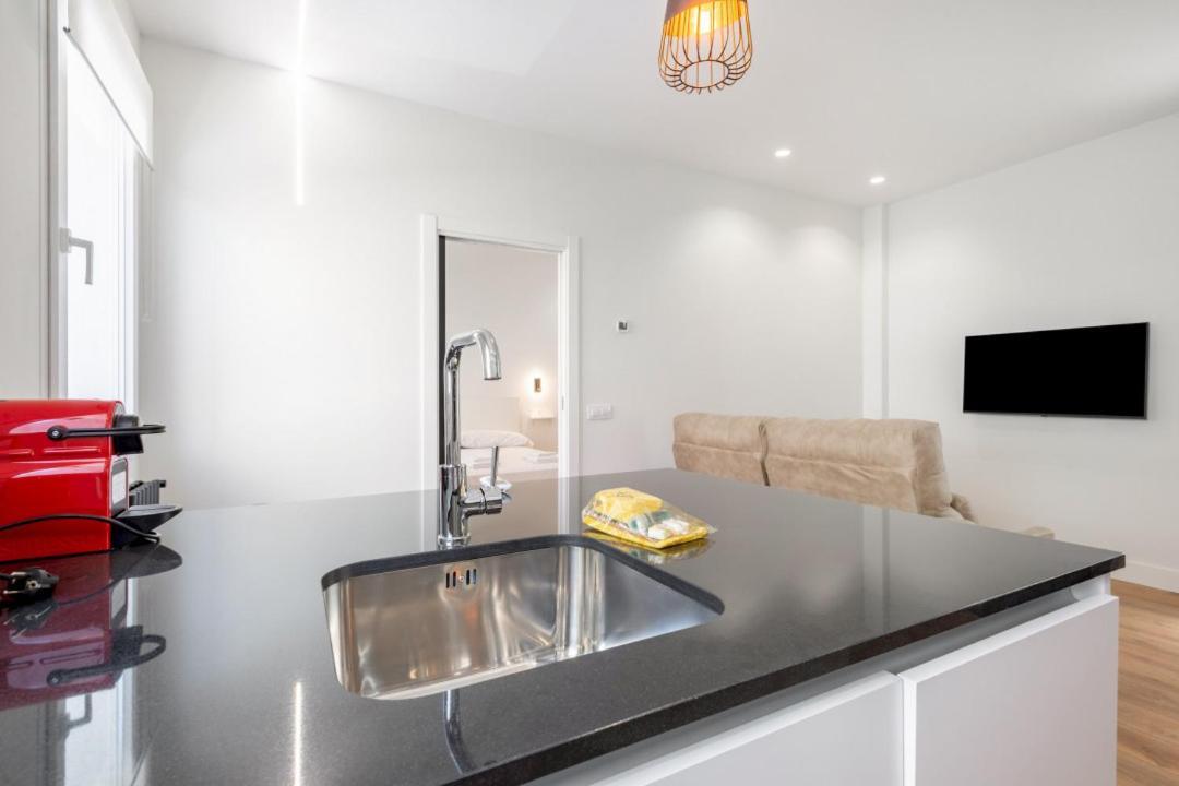 1 Bedroom 1 Bathroom Furnished - Salamanca - Modern - Mintystay Мадрид Екстериор снимка