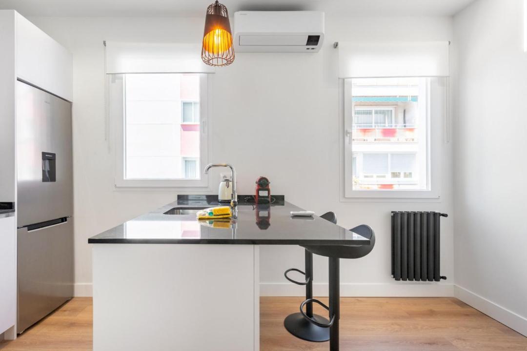 1 Bedroom 1 Bathroom Furnished - Salamanca - Modern - Mintystay Мадрид Екстериор снимка